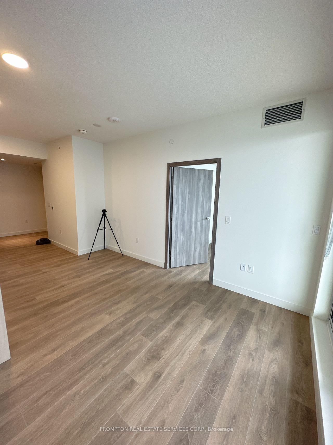 25 McMahon Drive, Unit 1115 - Photo 14