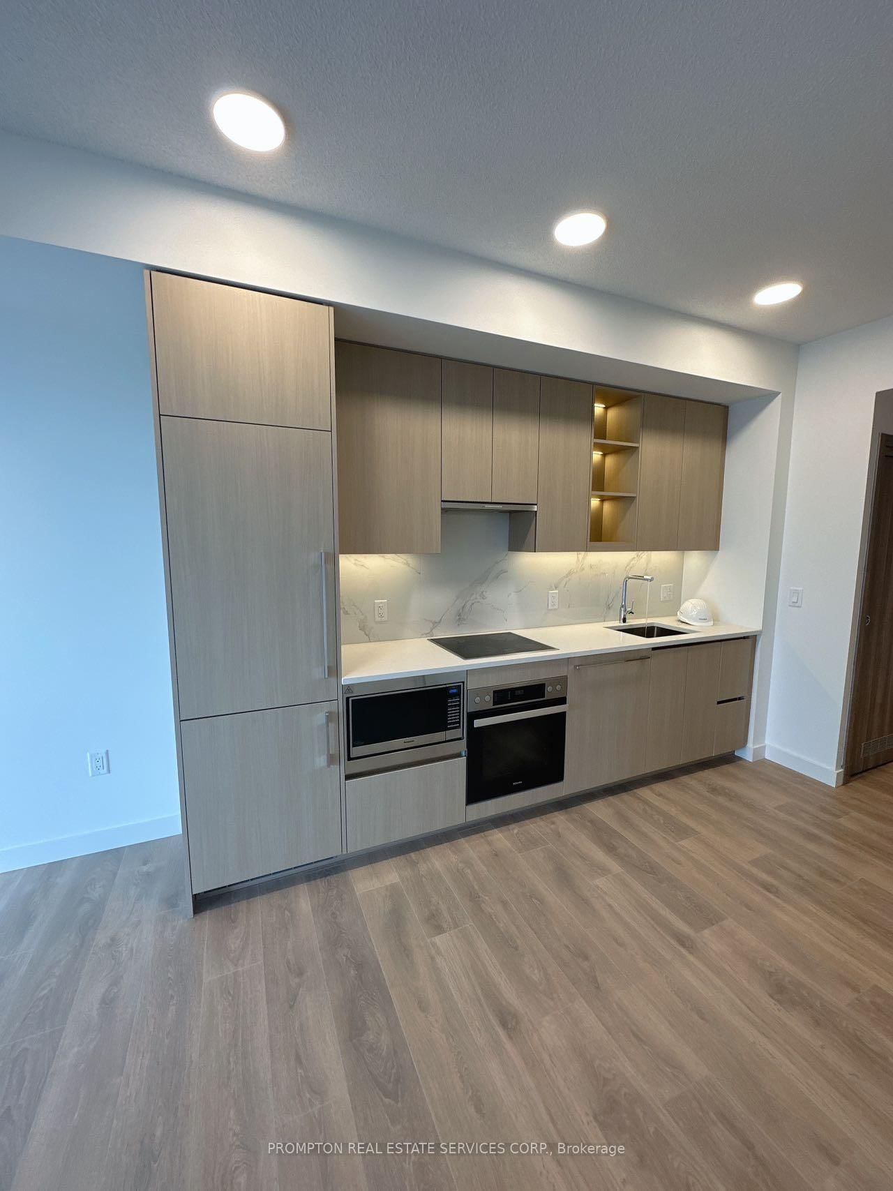 25 McMahon Drive, Unit 1115 - Photo 3