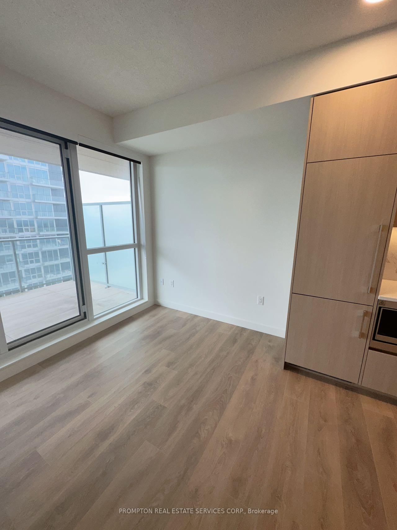 25 McMahon Drive, Unit 1115 - Photo 4