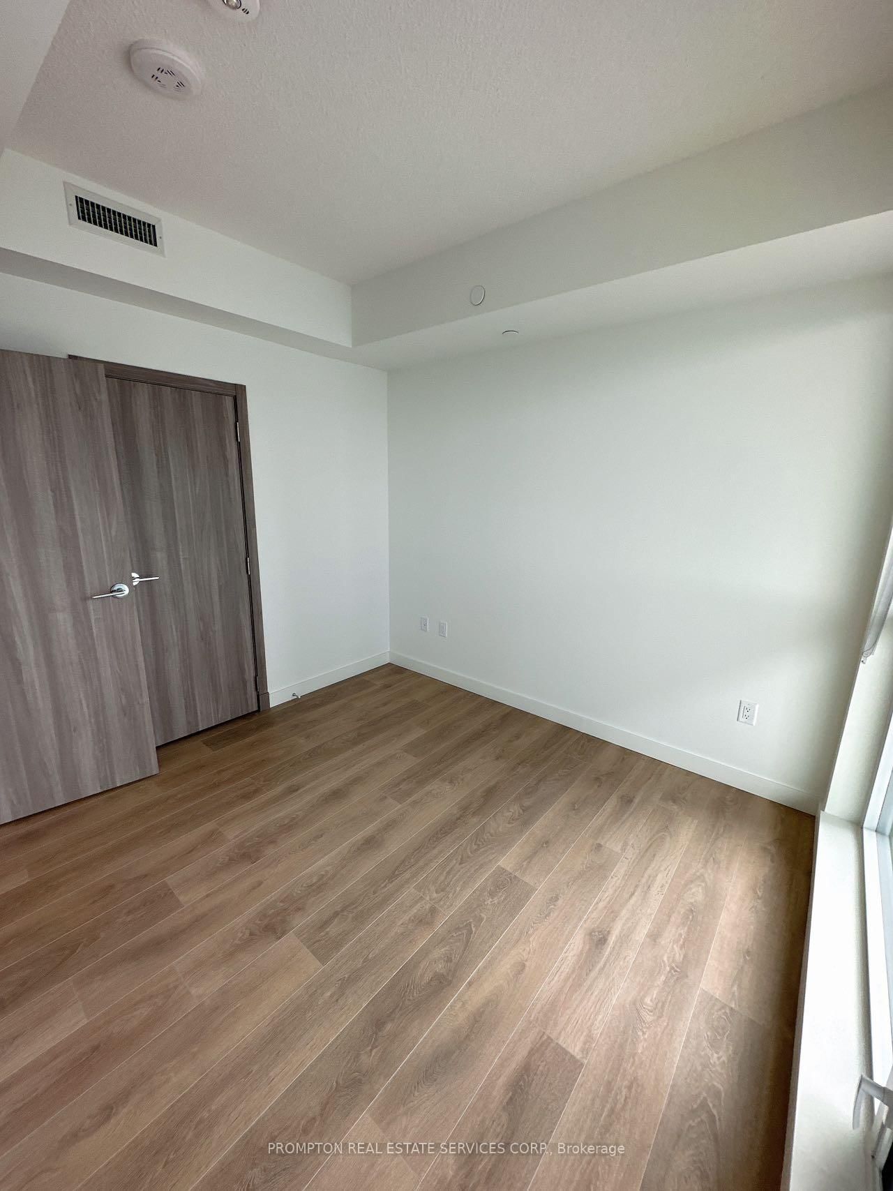 25 McMahon Drive, Unit 1115 - Photo 5