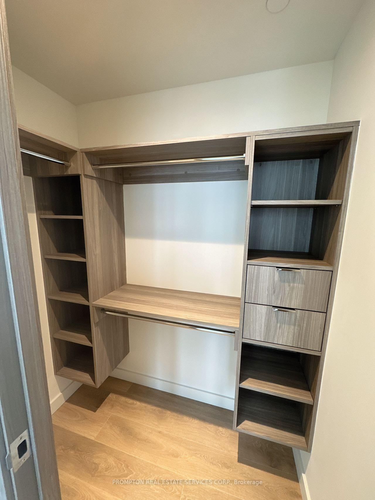 25 McMahon Drive, Unit 1115 - Photo 7