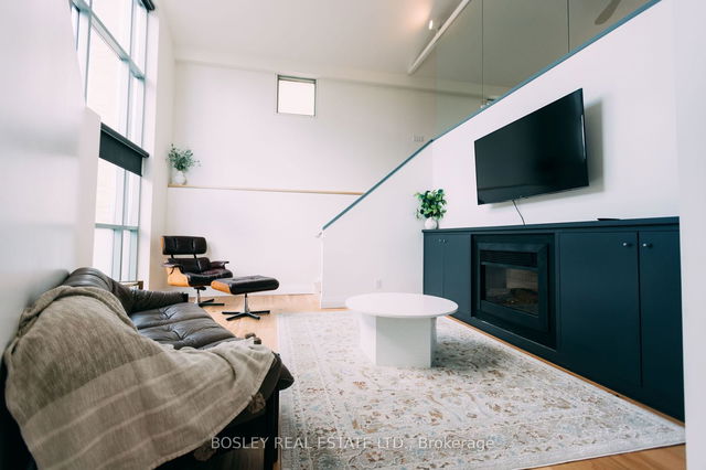 2 - 115 Walnut Avenue