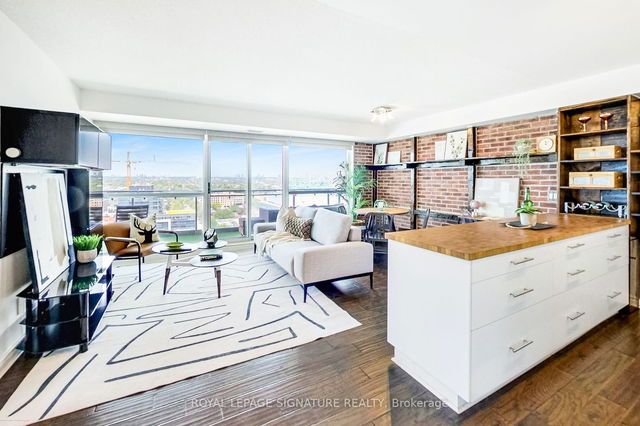 2005 - 80 Western Battery Road