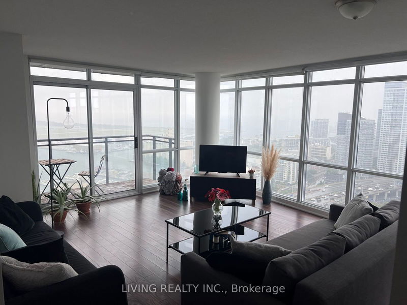 home for lease on 3712-15 Fort York Boulevard