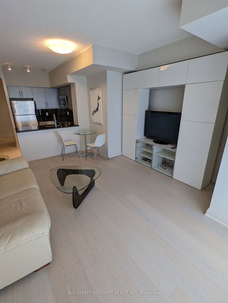 home for lease on 1509-83 Redpath Avenue