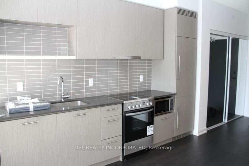 home for lease on 806-435 richmond Street W