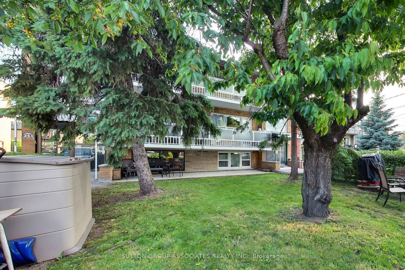 Listing Image 7