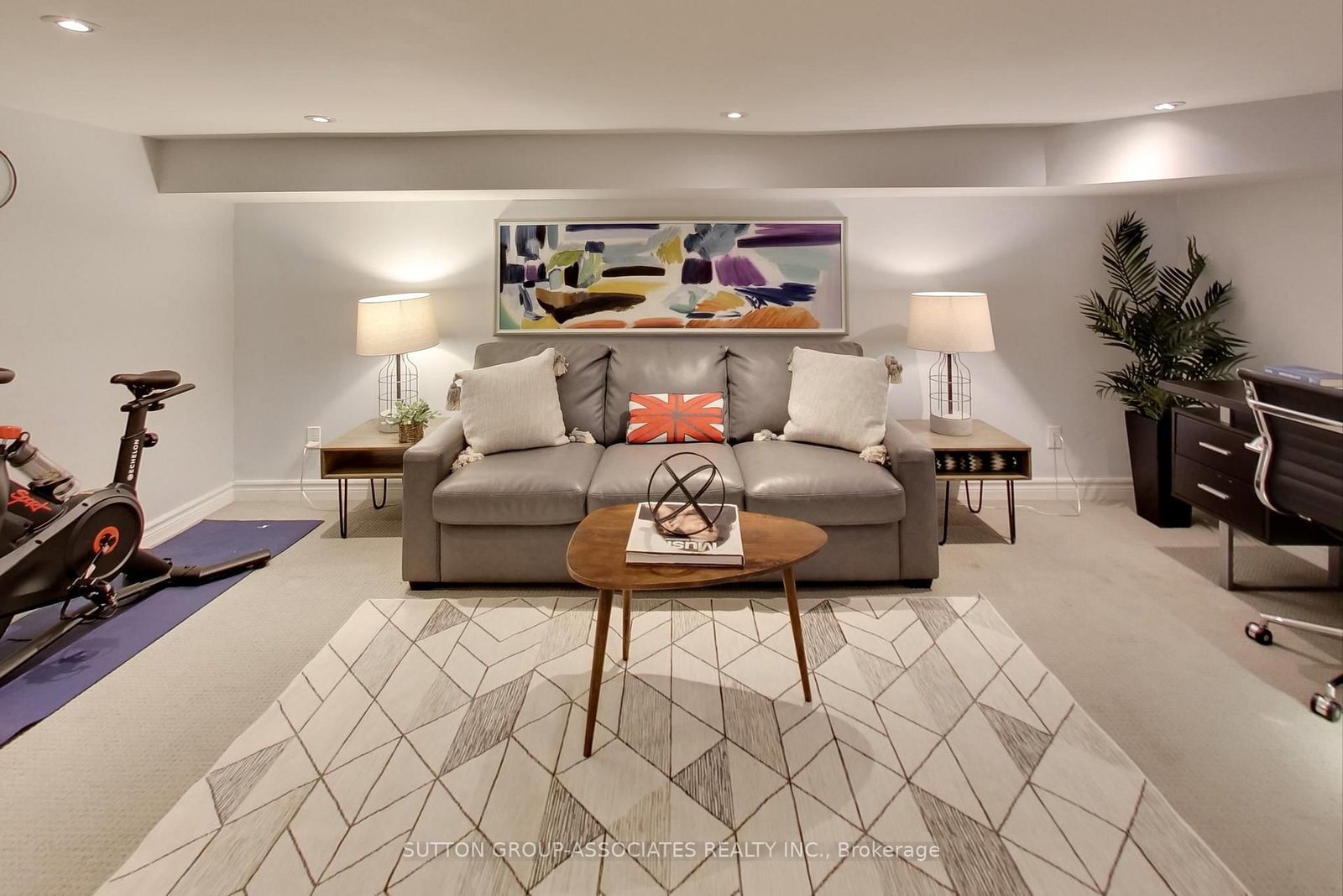 Listing Image 22