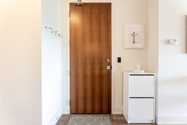 408 - 111 St. Clair Avenue W