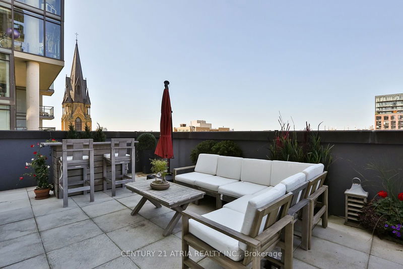 home for lease on 906-525 Adelaide Street W