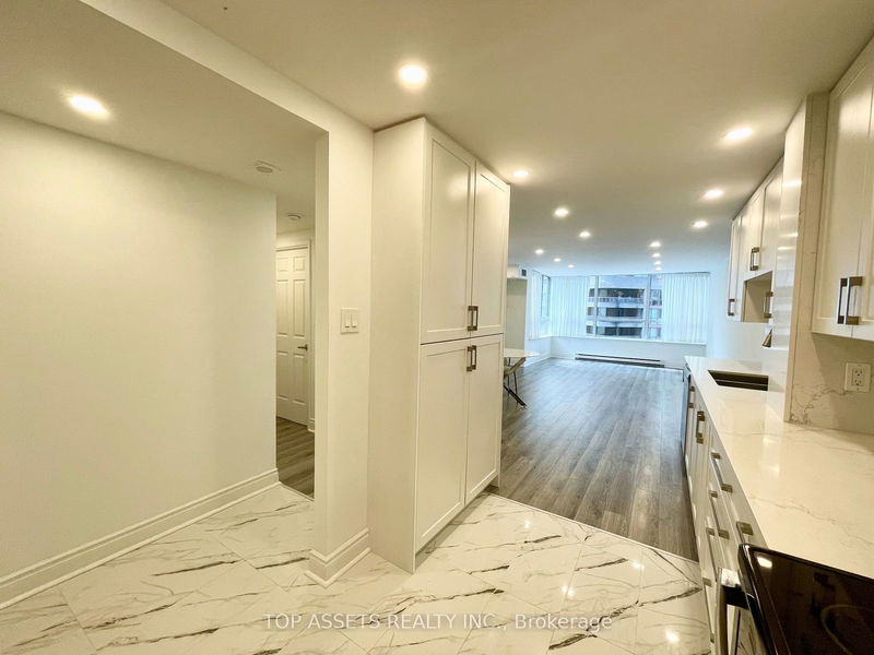home for lease on 807-717 Bay Street
