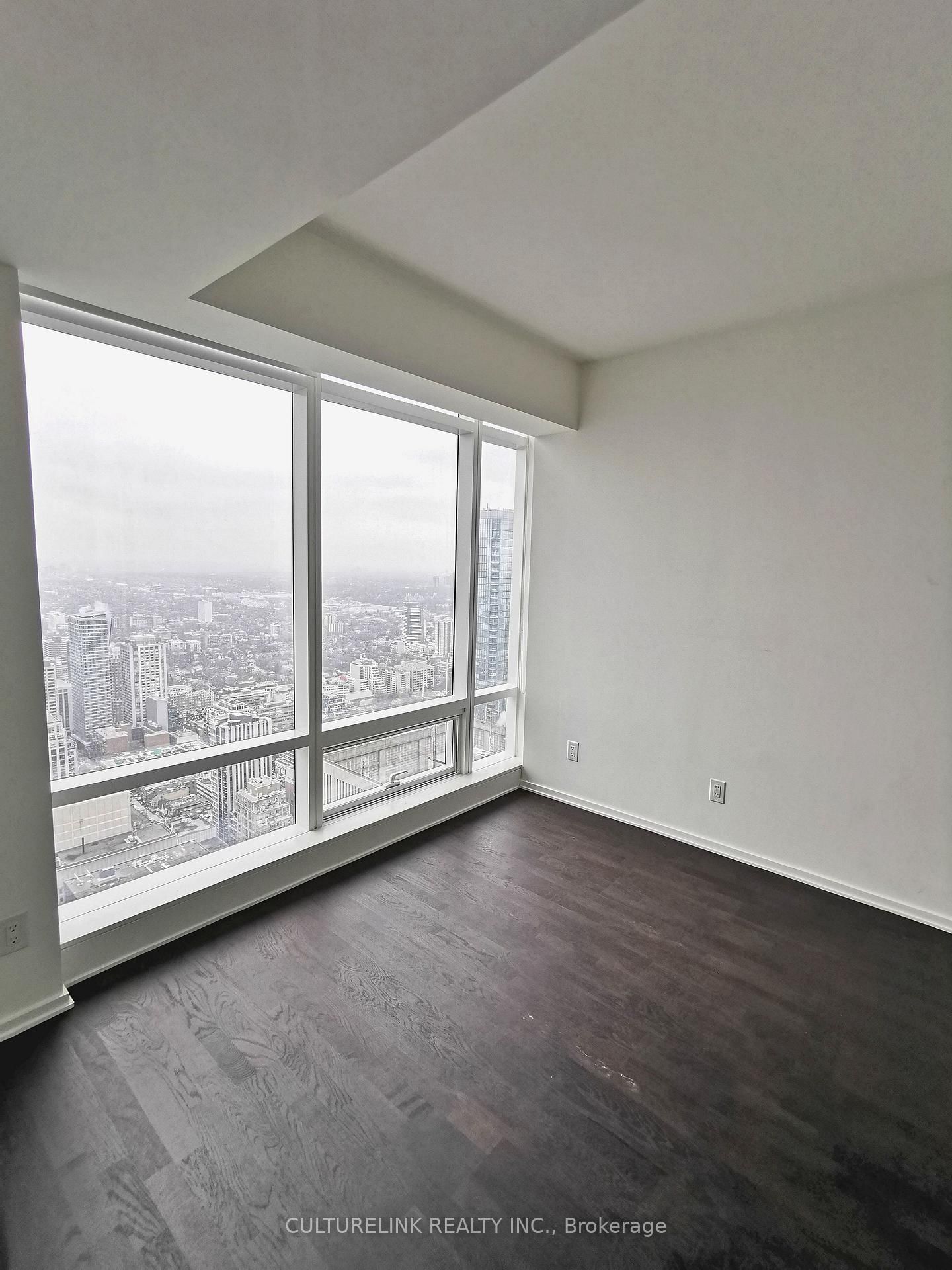 1 Bloor Street E, Unit 5508 - Photo 9