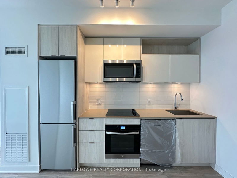 home for lease on LPH2924-135 Lower Sherbourne Street