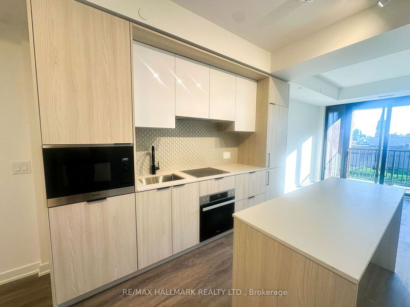 home for lease on 702-123 Portland Street