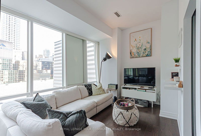  907 - 8 The Esplanade St  Toronto, M5E 0A6 | Image 11