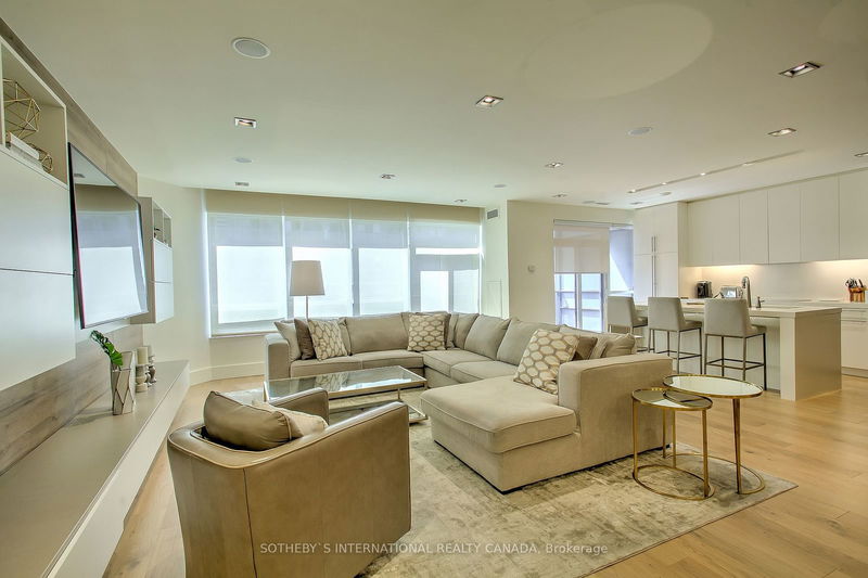 home for lease on 2101-20 Blue Jays Way