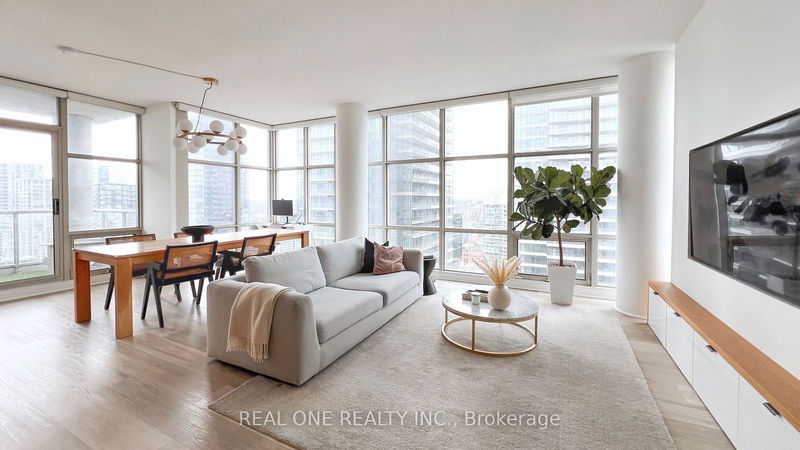 home for sale on 4202-10 Navy Wharf Court
