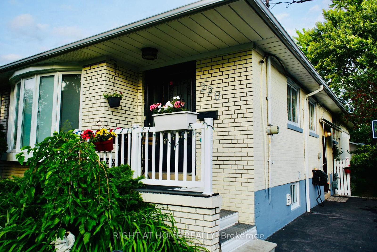 Listing photo 3