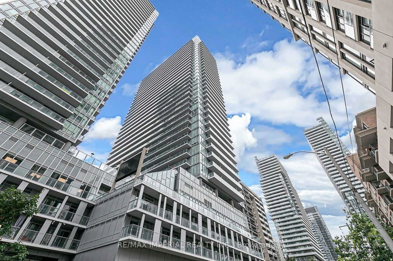 home for lease on 405-195 Redpath Avenue