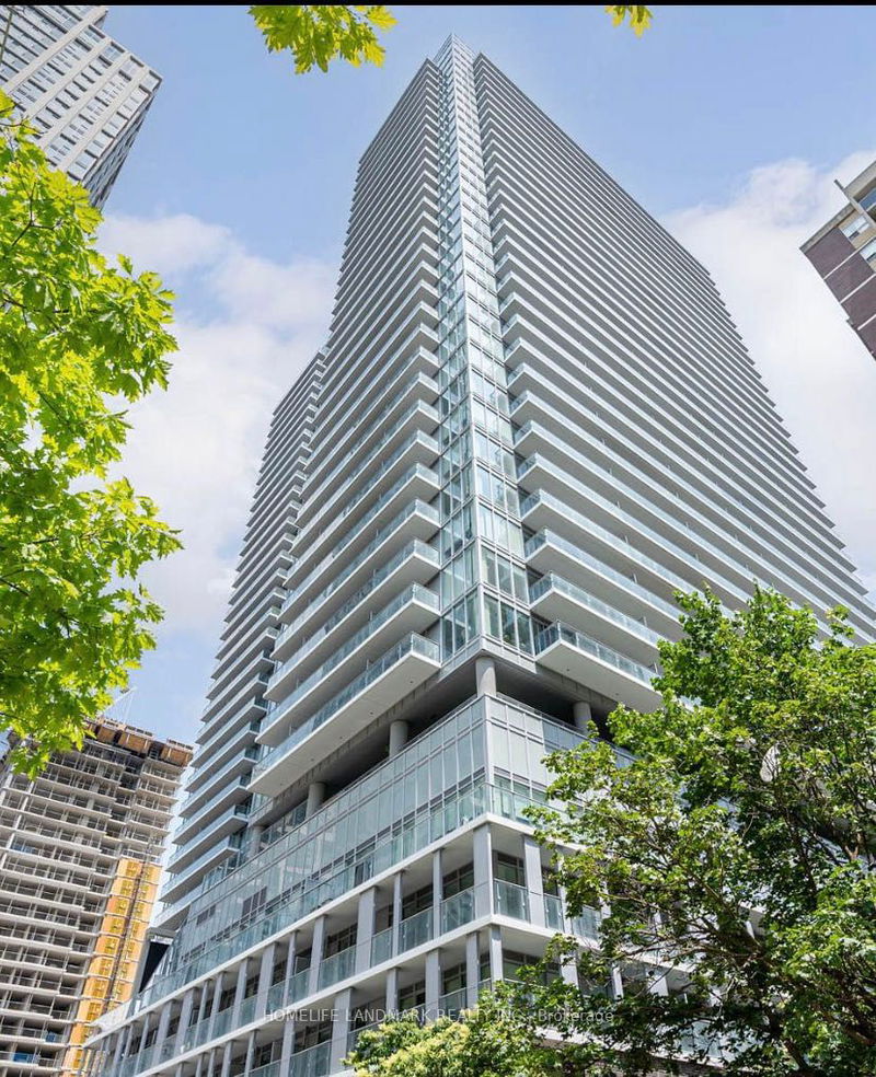 home for lease on 1404-195 Redpath Avenue