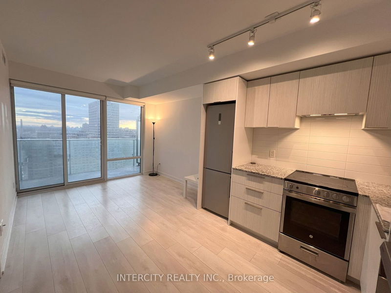 home for lease on 1813-501 Yonge Street