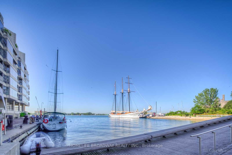 home for lease on 302-401 Queens Quay W