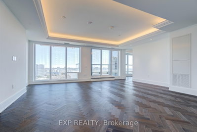 Unit 2307 — 30 Inn On The Park Drive — photo 4