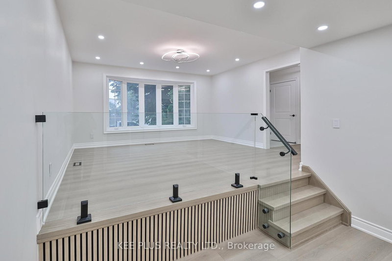 23 Reiber Cres, Toronto, M2H 1C3 | Image 3