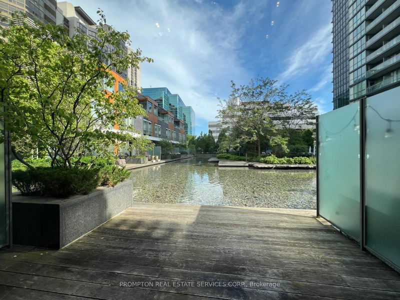 home for lease on Th3-88 Sheppard Avenue E