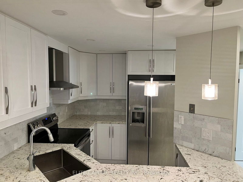 home for lease on 703-24 Wellesley Street W