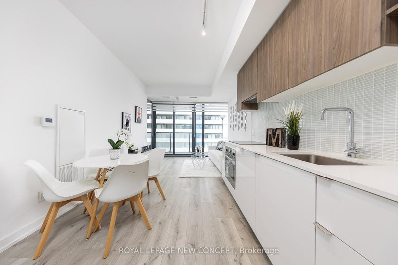 3008 - 161 Roehampton Ave, Toronto, M4P 0C8 | Image 2