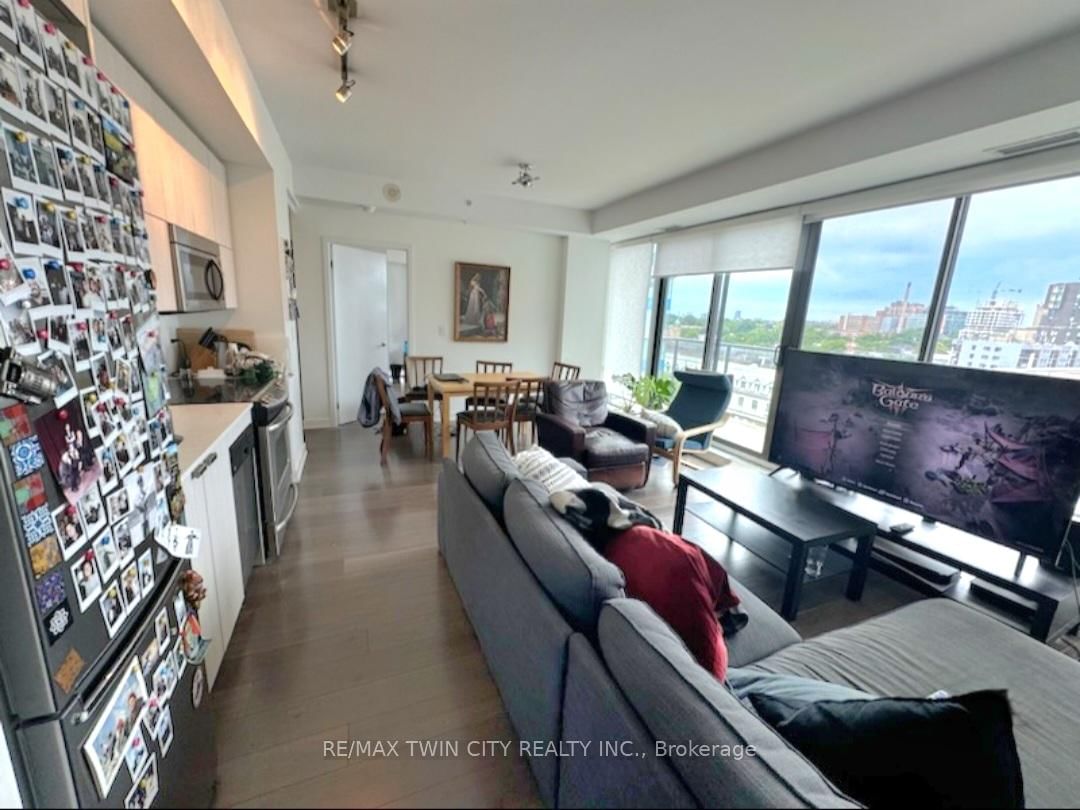 Listing Image 8