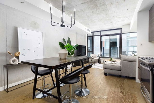 316 - 111 Bathurst Street