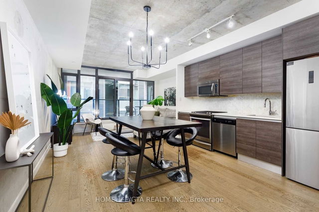 316 - 111 Bathurst Street