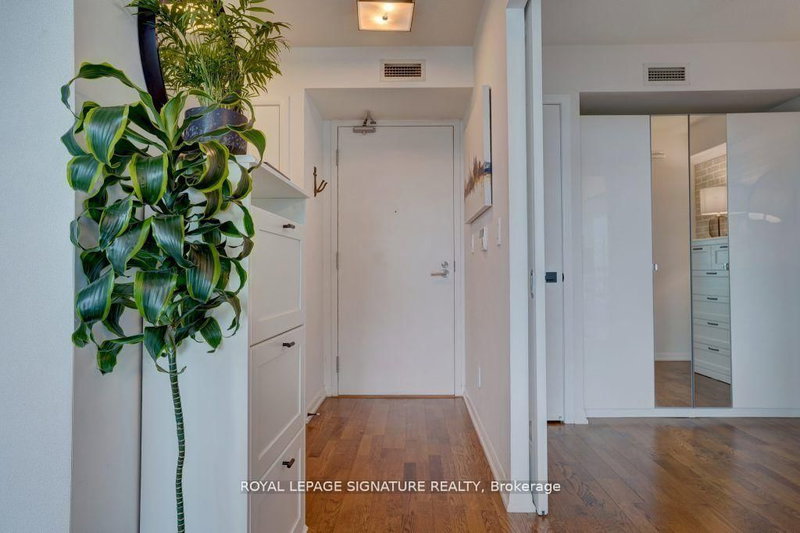 1611 - 215 Fort York Blvd, Toronto, M5V 4A2 | Image 2