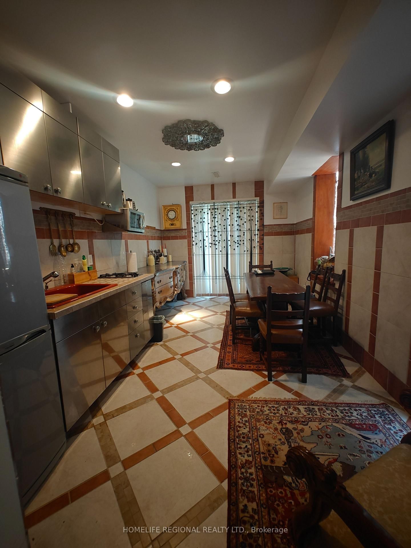 Listing Image 9
