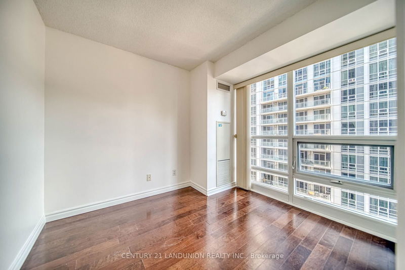  2809 - 763 Bay St  Toronto, M5G 2R3 | Image 17