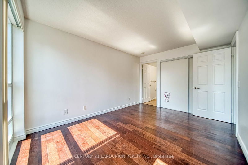  2809 - 763 Bay St  Toronto, M5G 2R3 | Image 3