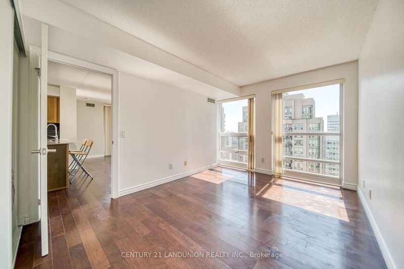  2809 - 763 Bay St  Toronto, M5G 2R3 | Image 4