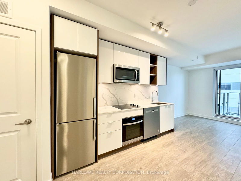 home for lease on 829-543 Richmond Street W