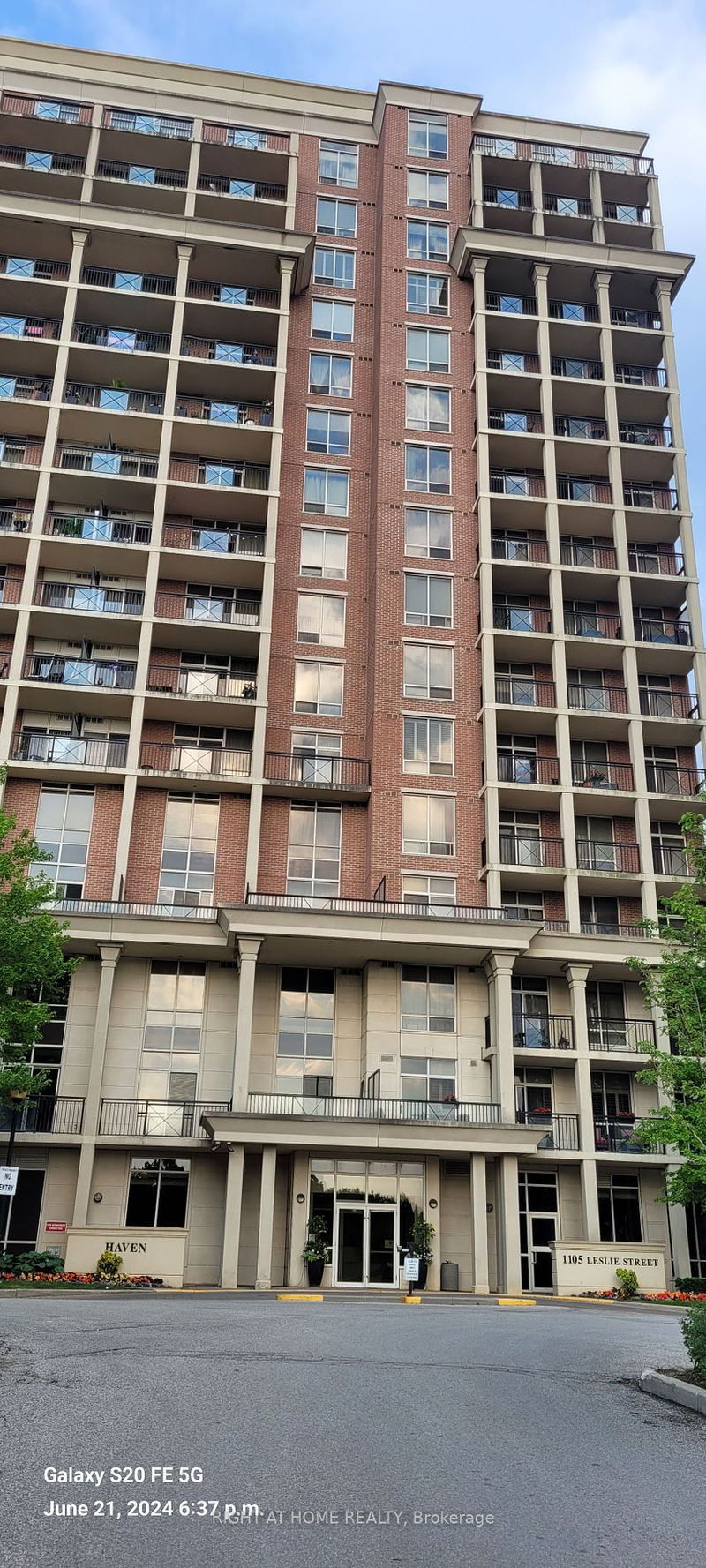 home for lease on 402-1105 LESLIE Street