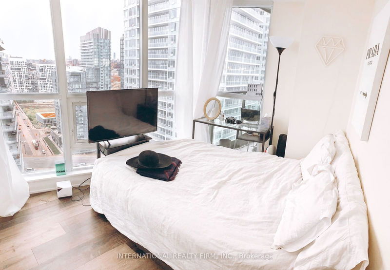 home for lease on 2602-600 Fleet Street