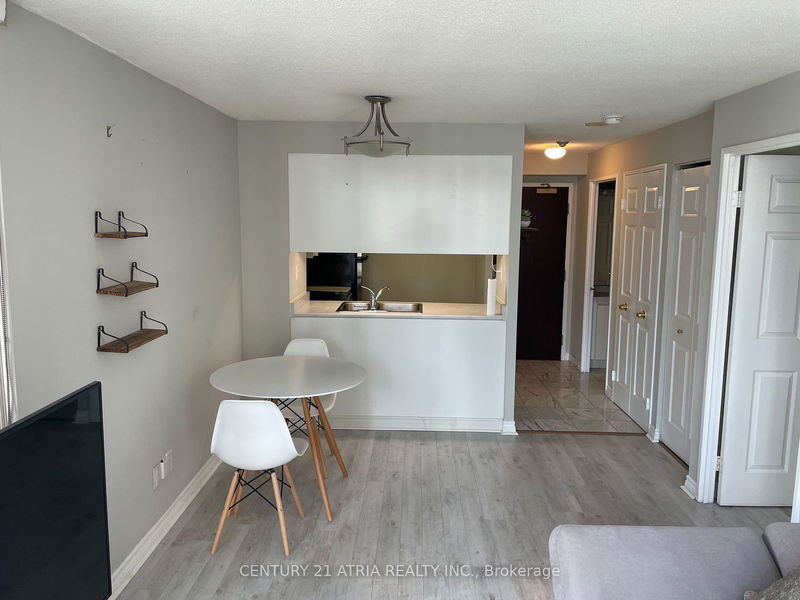  1112 - 736 Bay St  Toronto, M5G 2M4 | Image 3