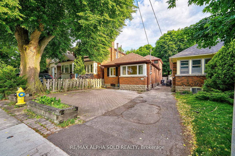 home for lease on 132 Glengarry Avenue