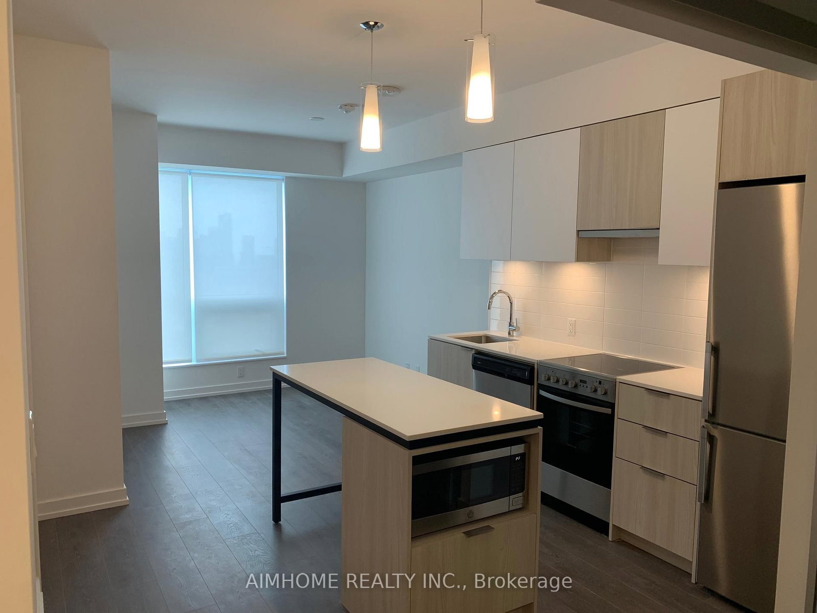 Listing Image 3