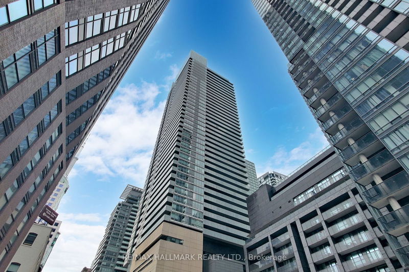 home for lease on 3804-80 John Street