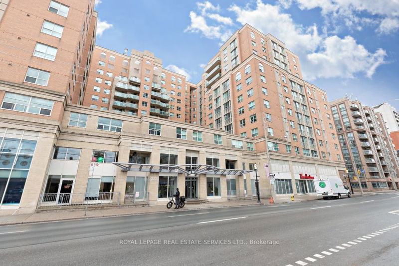 home for sale on 451-313 Richmond Street E