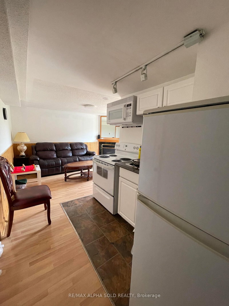 155 Edmonton Dr, Toronto, M2J 3X3 | Image 2