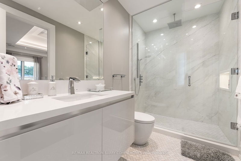 88 Forest Hts Blvd  Toronto, M2L 2K8 | Image 31