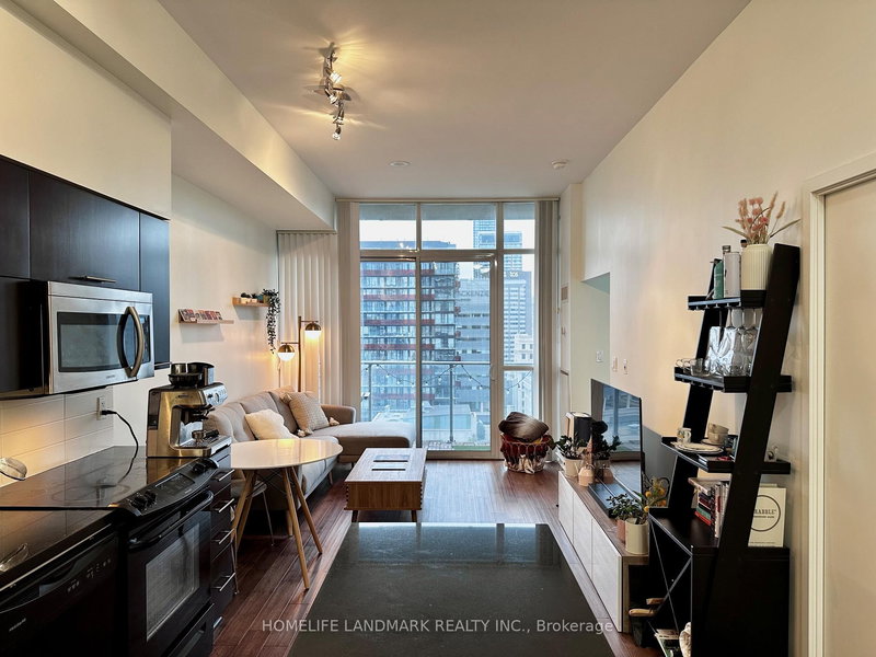 2206 - 126 Simcoe St, Toronto, M5H 4E6 | Image 2